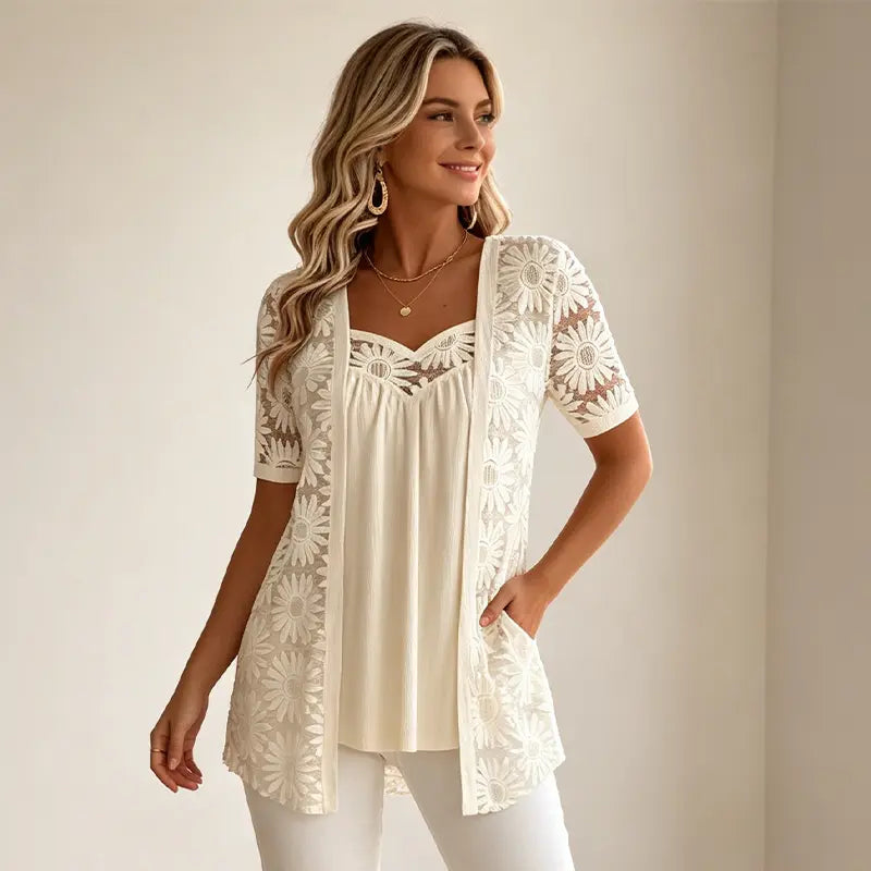 👚 Bluză elegantă cu inserții din dantelă și plasă