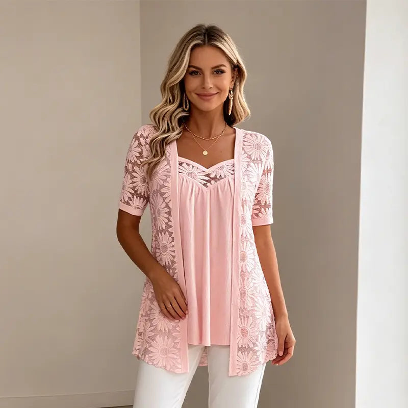 👚 Bluză elegantă cu inserții din dantelă și plasă